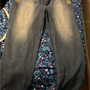 Never worn in Great Condition I didn’t like the fit